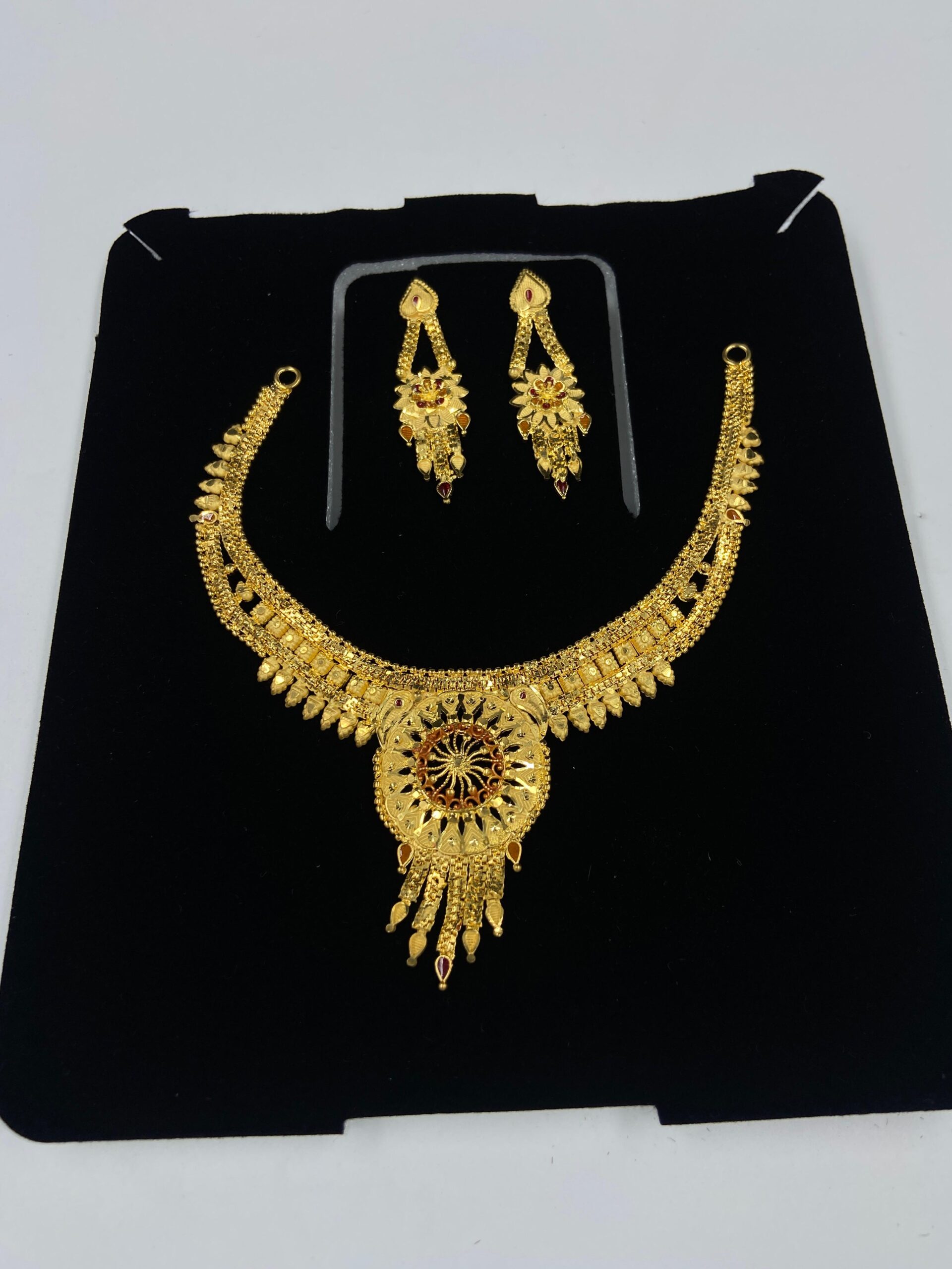 IMG-20250618-WA0029 FORMING.NECKLACE.SET - Image 1