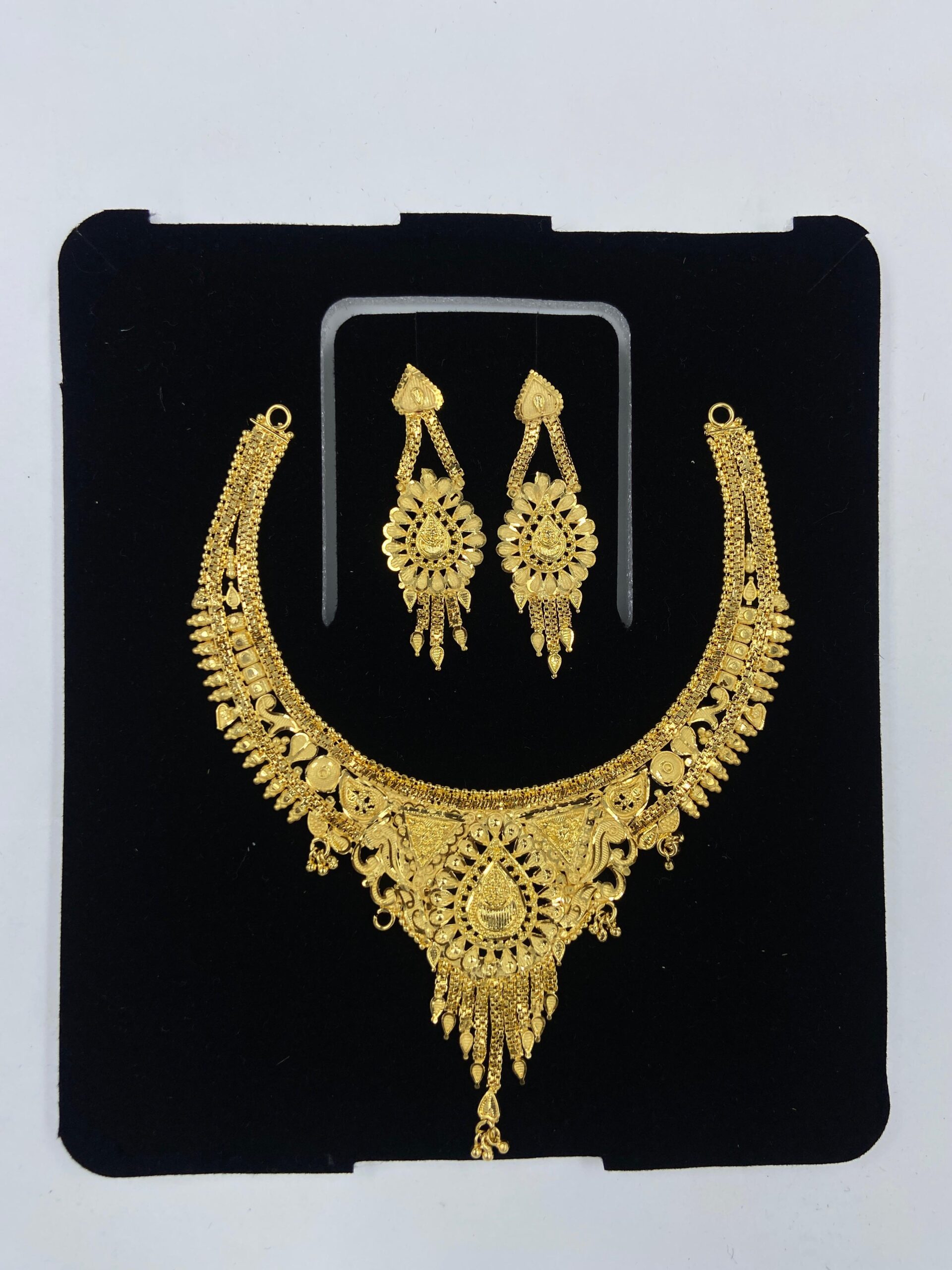 IMG-20250620-WA0022 FORMING NECKLACE - Image 1