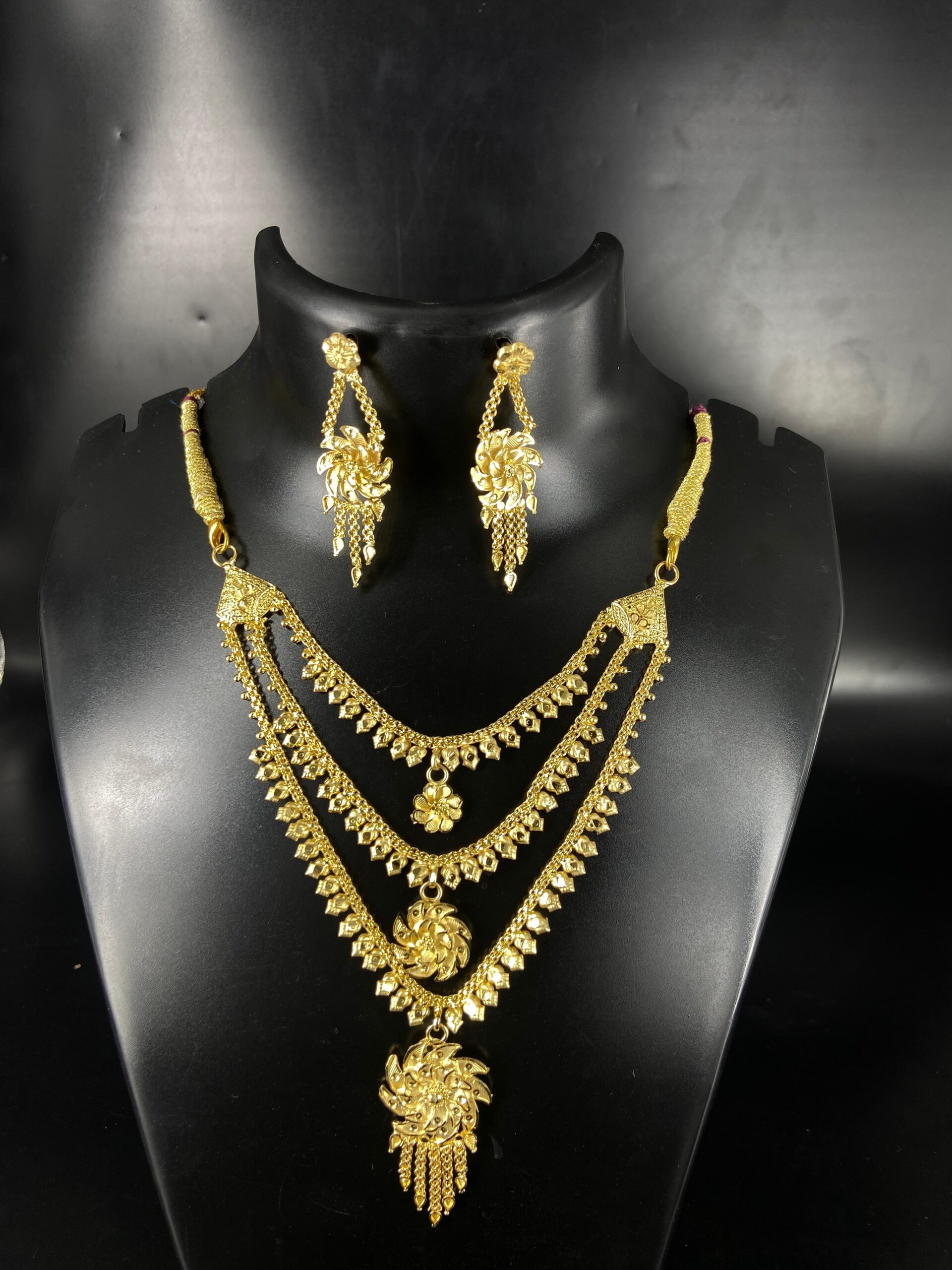 WhatsApp Image 2025-06-18 at 10.32.15 AM (2) FORMING NECKLACE SET - Image 1